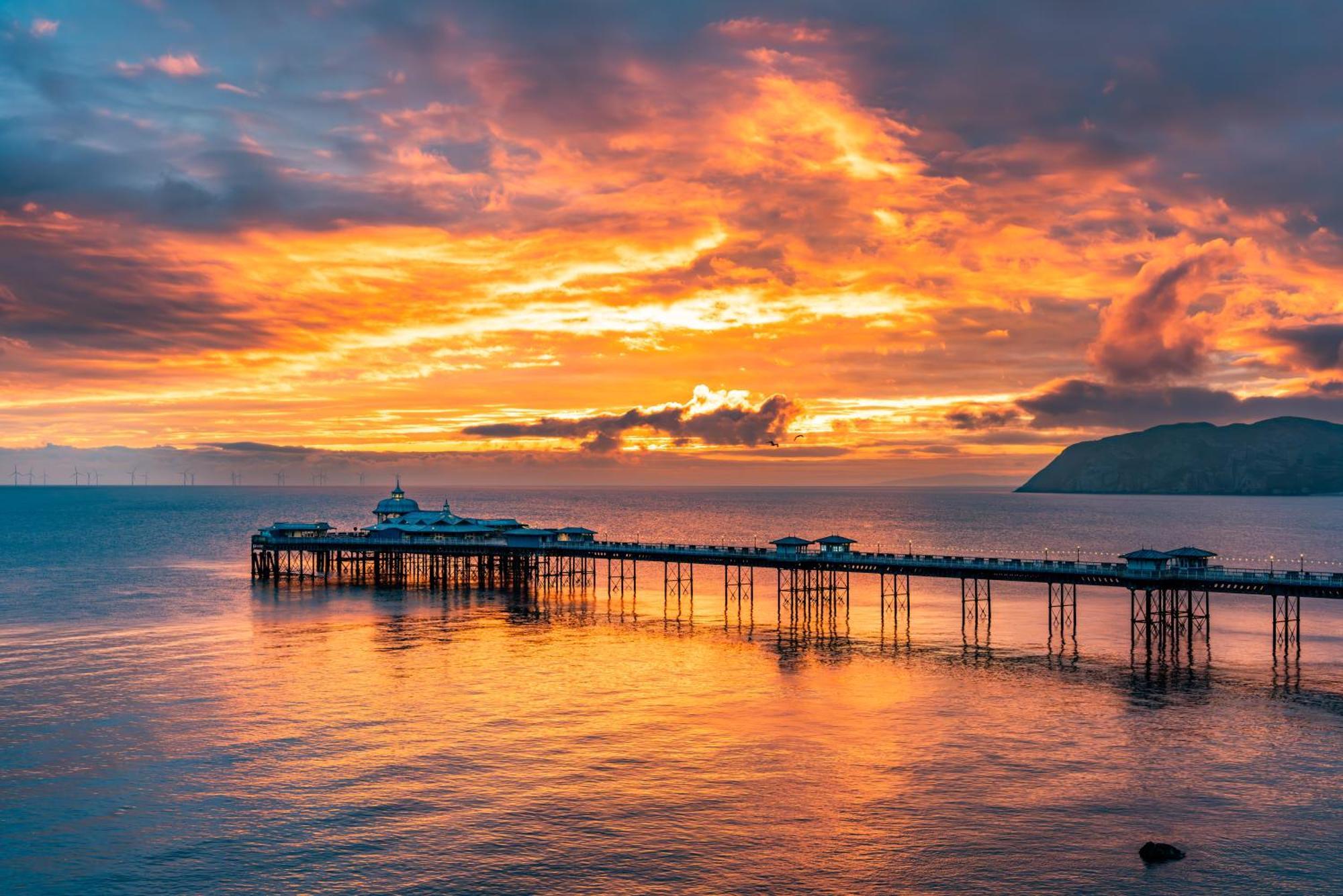 The Cae Mor Hotel Llandudno Buitenkant foto